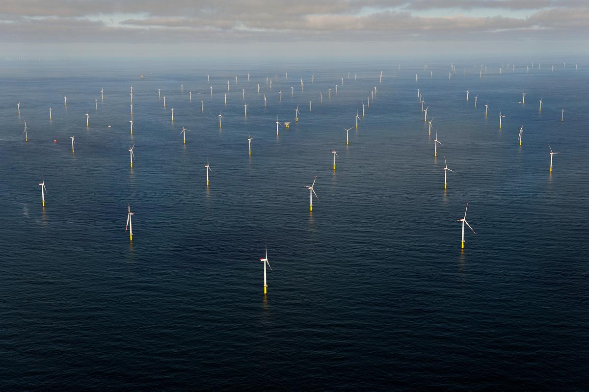 Ørsted Issues Green Bonds, Secures Nearly EUR 2 Billion | Offshore Wind
