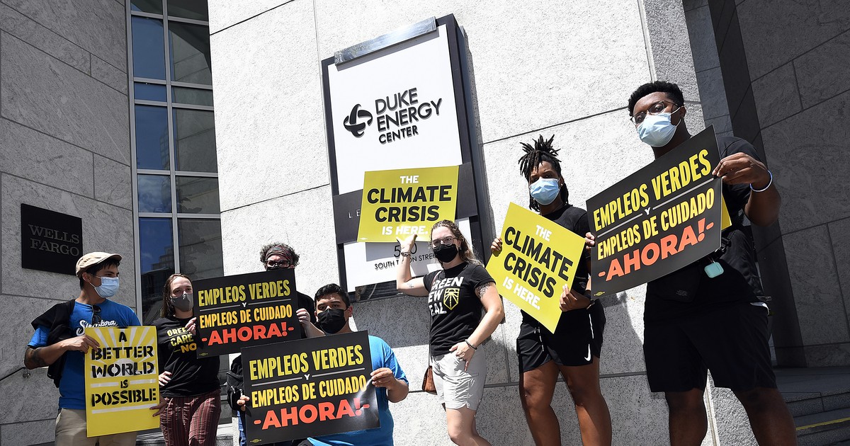 Report Reveals How Utilities’ Climate Pledges Amount to ‘Textbook Greenwashing’